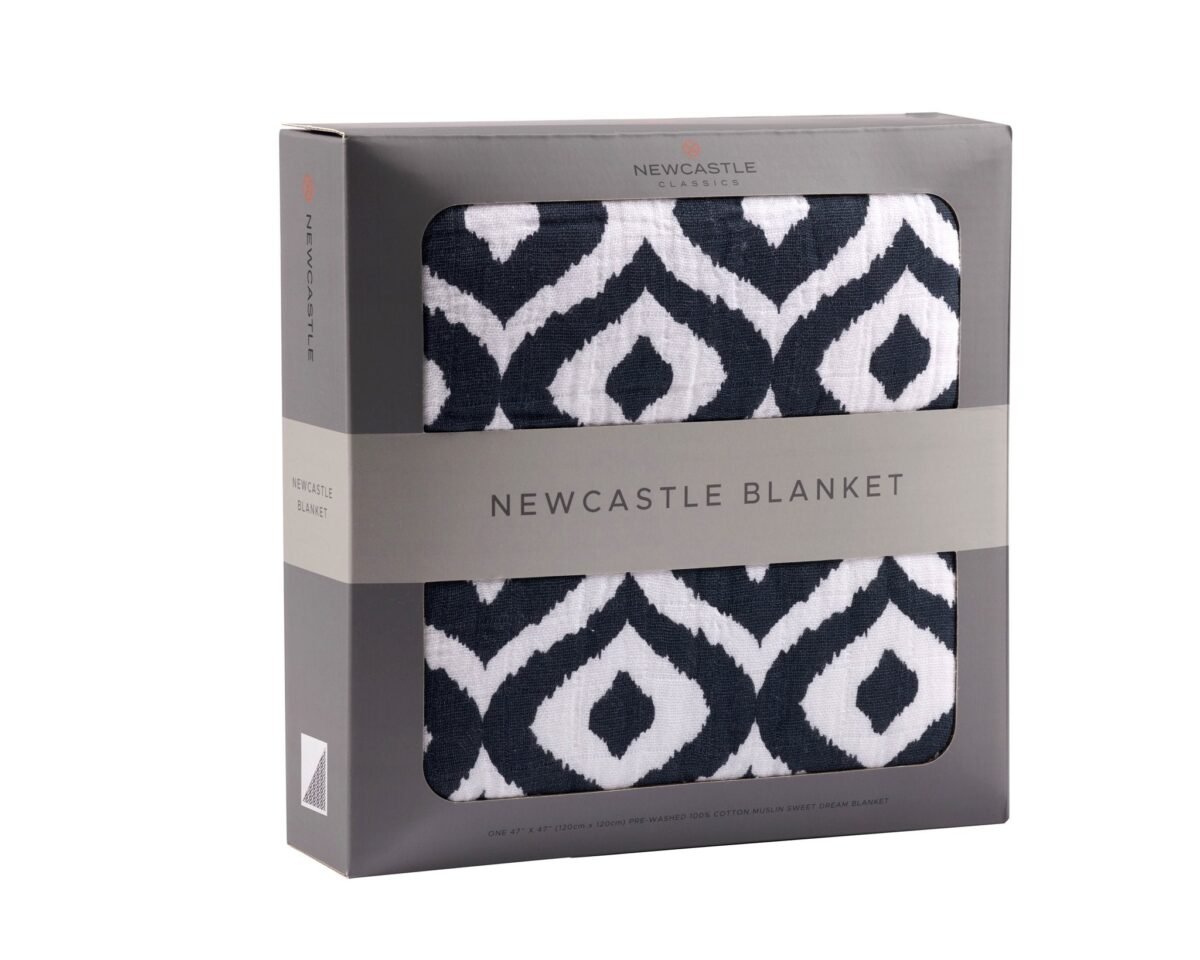 Moroccan blue cotton muslin newcastle blanket | cloudybébé baby product