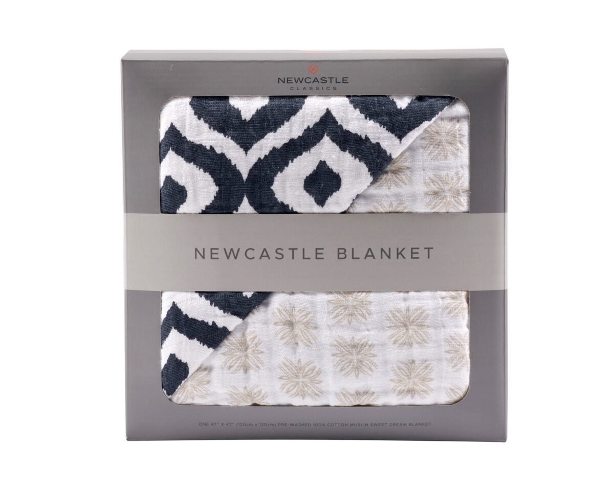 Morrocan blue and flower child cotton muslin newcastle blanket | cloudybébé baby product