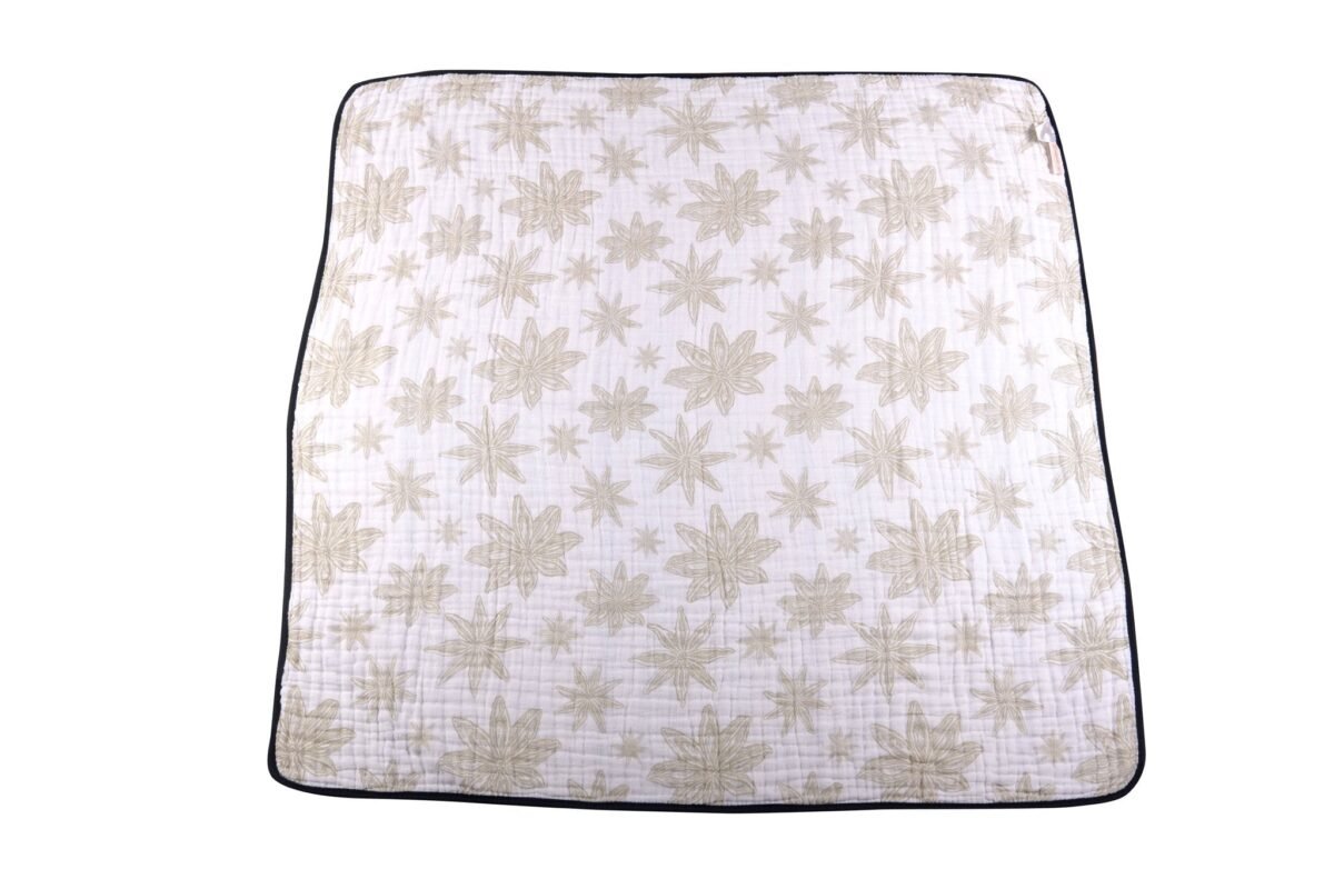Pyramid and boho fields cotton muslin newcastle blanket | cloudybébé baby product