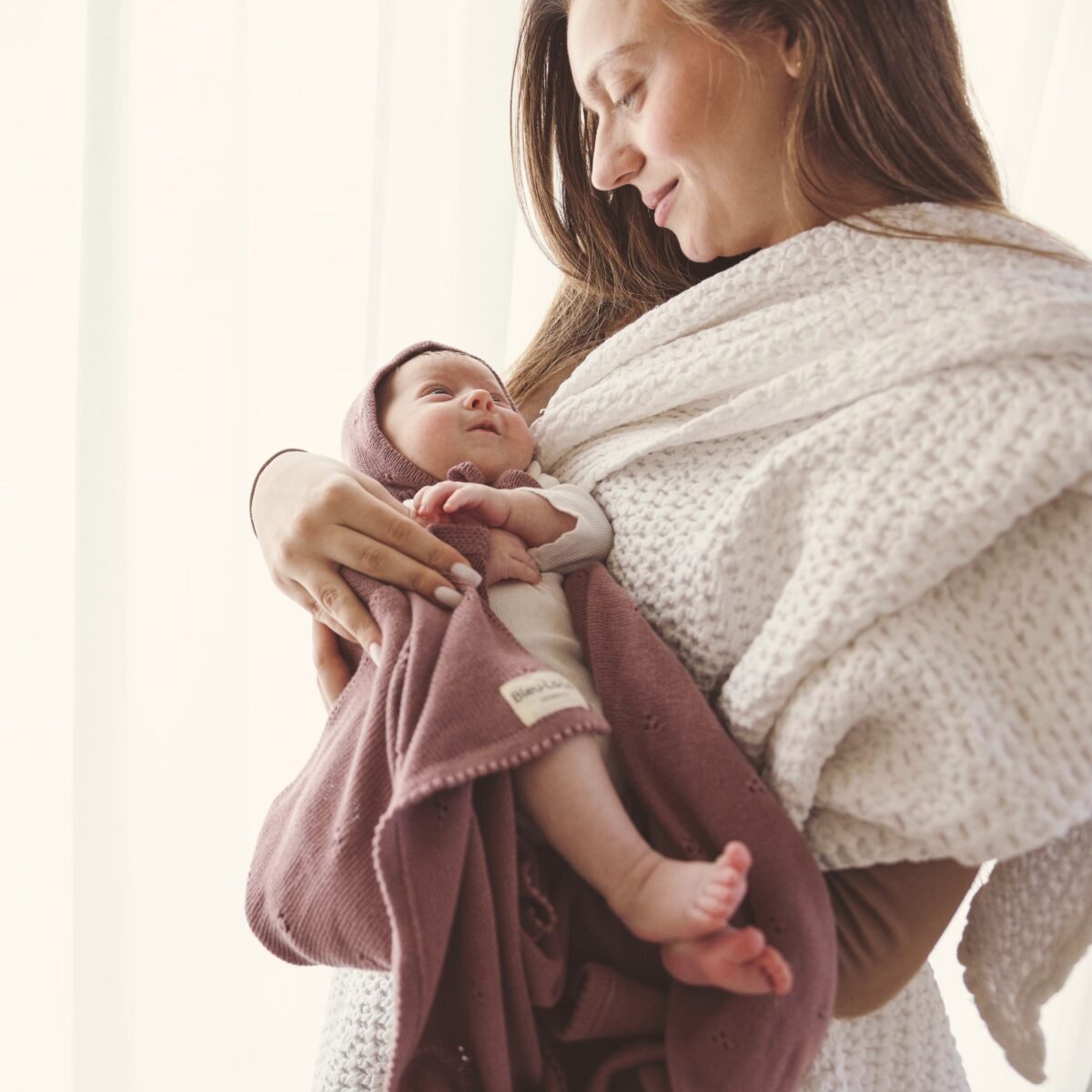 Organic pointelle swaddle blanket + hat gift set | cloudybébé baby product