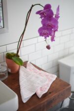 Pop of Pink Wash Cloth set 3PK - Image 7